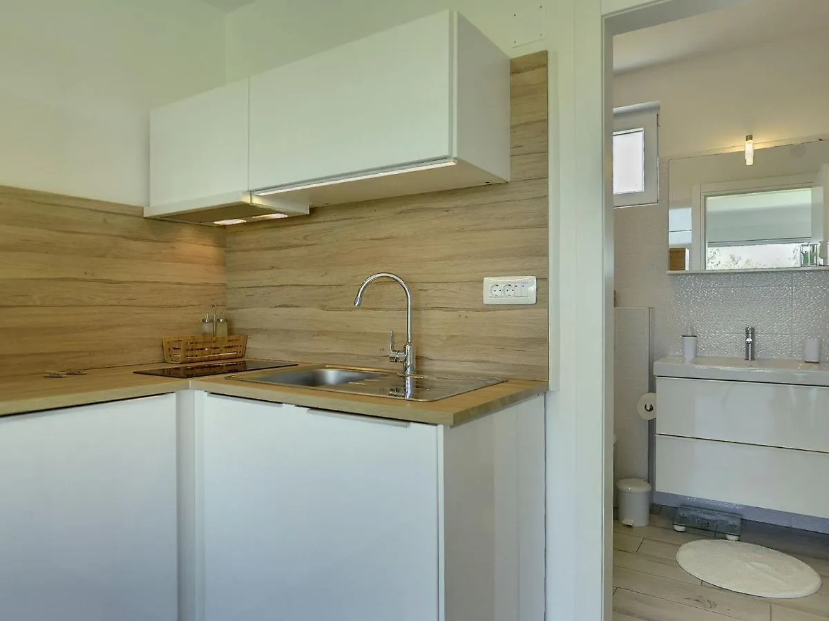 Modern Holiday Home With Enclosed Garden فاجانا