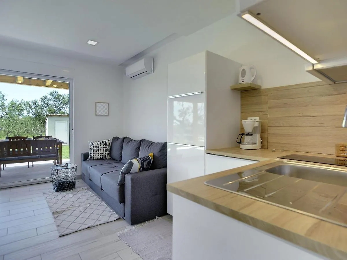 Modern Holiday Home With Enclosed Garden Fažana 0*,  Croacia