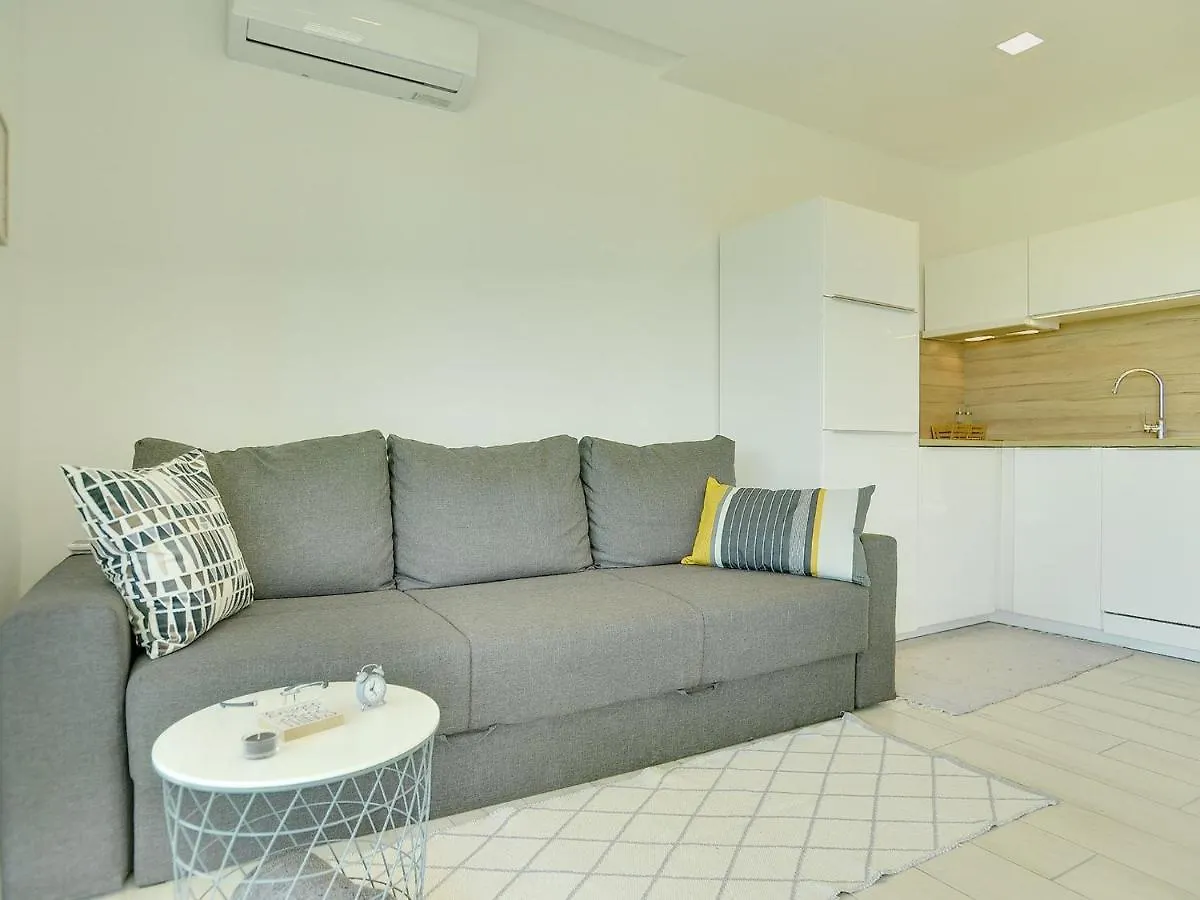 Modern Holiday Home With Enclosed Garden Fazana 0*,