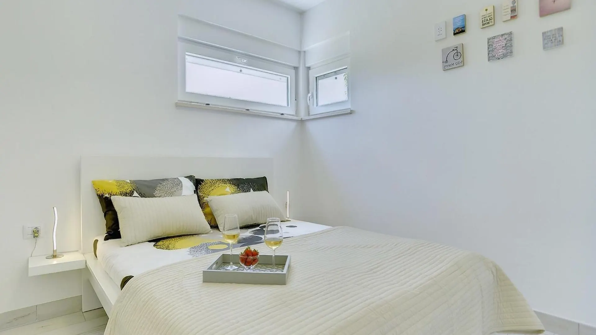 Modern Holiday Home With Enclosed Garden Fazana