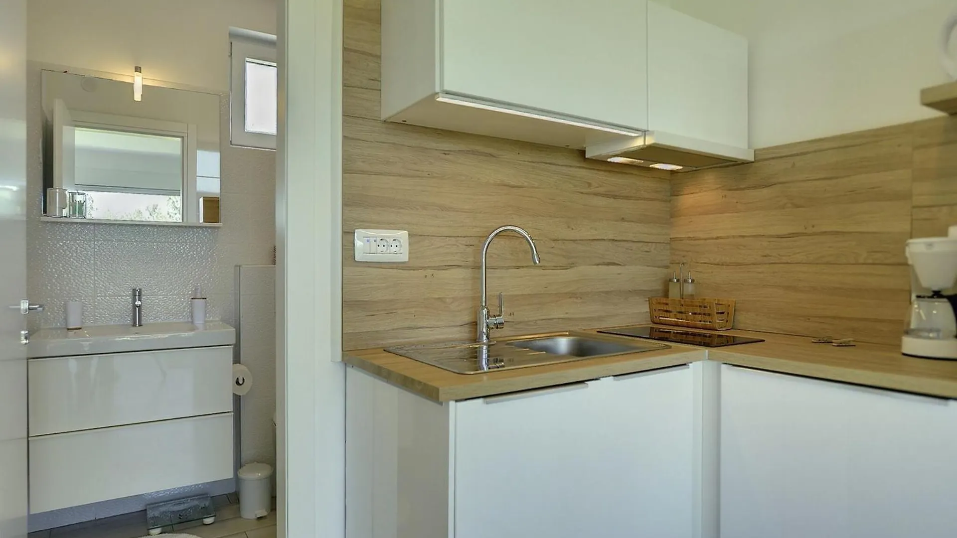 Modern Holiday Home With Enclosed Garden Fazana