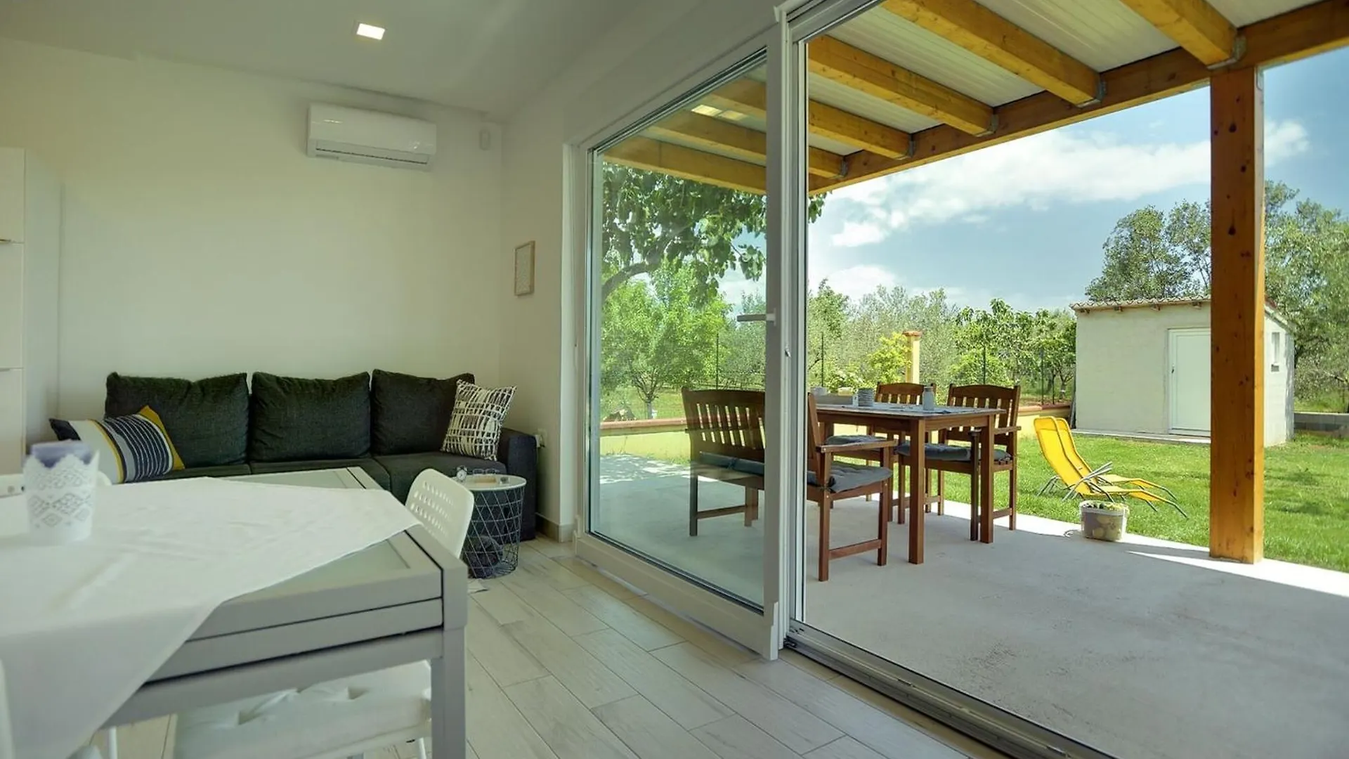 Modern Holiday Home With Enclosed Garden Fazana Croatia